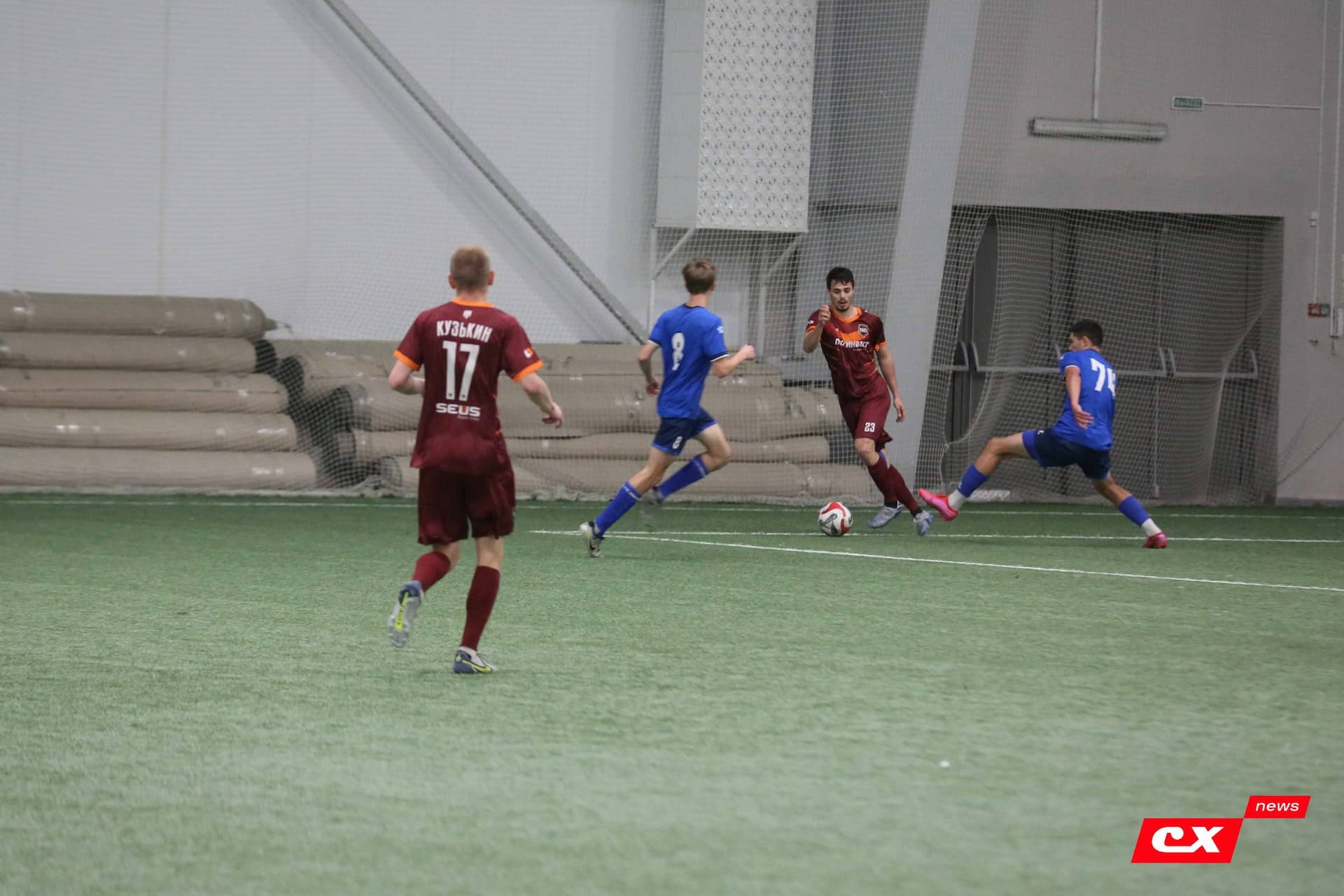 «Темп» 1:0 «Динамо-Барнаул-М». Третья лига. 05.10.2025. Александр Чёрный («Алтайский спорт»), Владимир Мартынов («CX News») — кадр 281