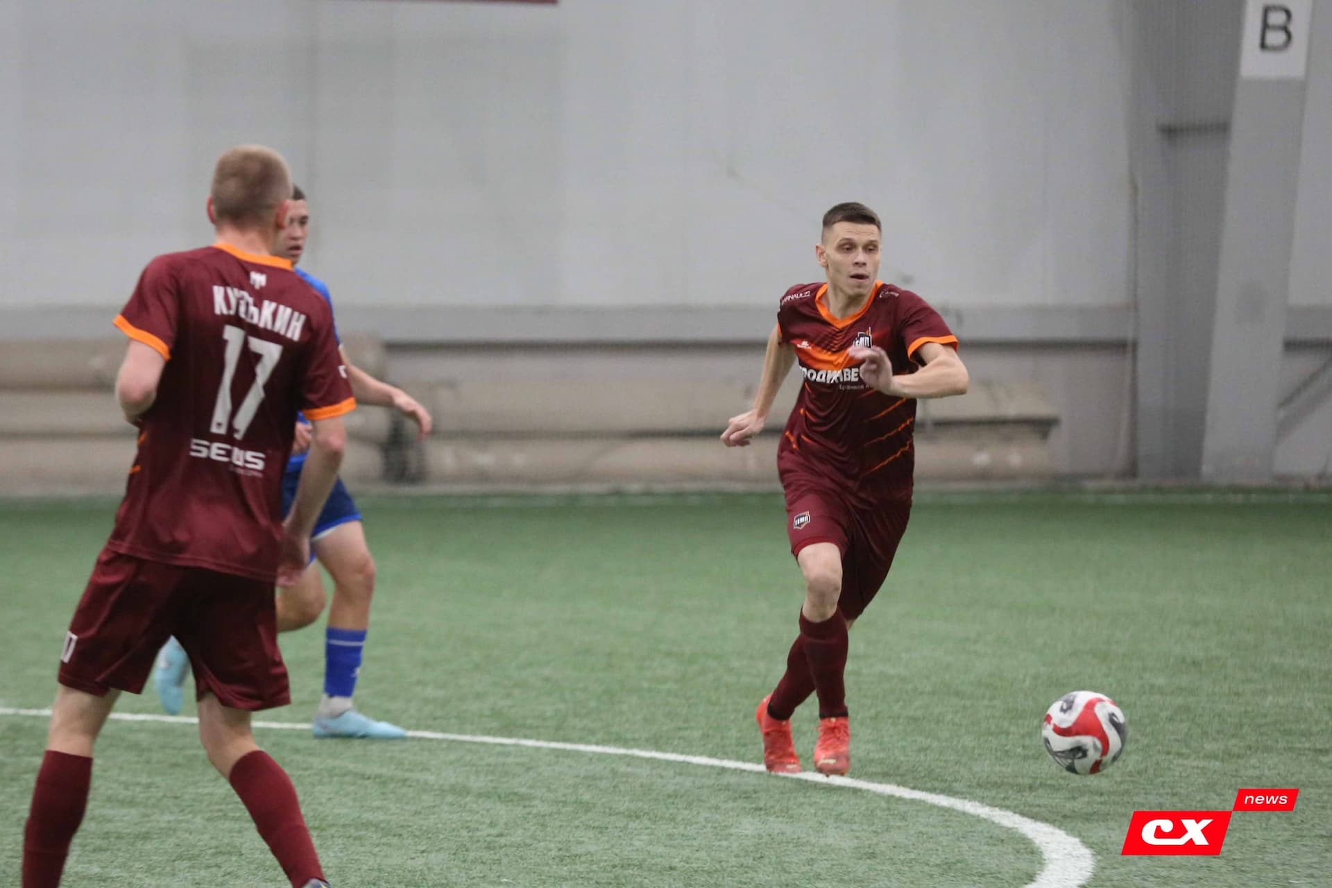 «Темп» 1:0 «Динамо-Барнаул-М». Третья лига. 05.10.2025. Александр Чёрный («Алтайский спорт»), Владимир Мартынов («CX News») — кадр 284