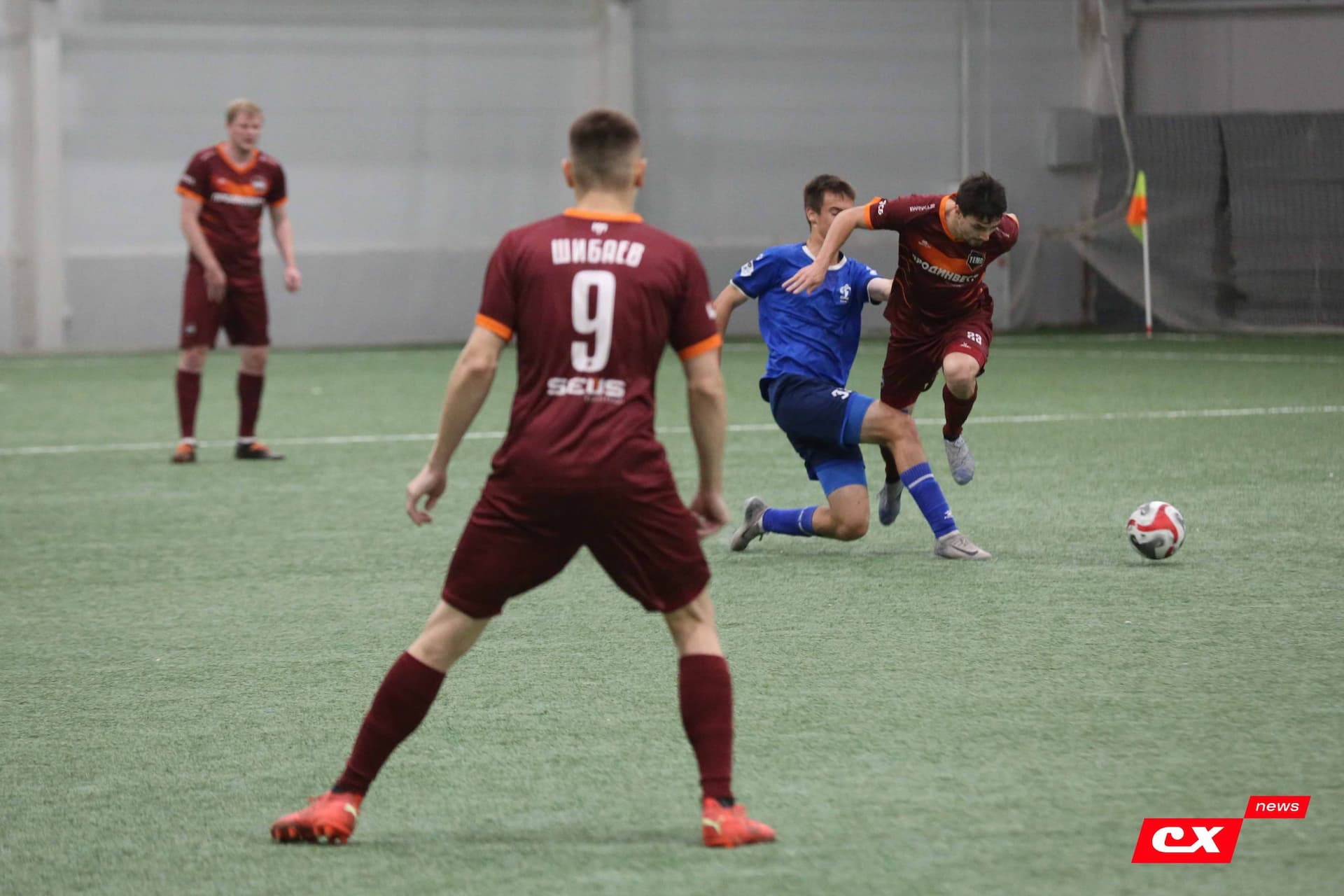 «Темп» 1:0 «Динамо-Барнаул-М». Третья лига. 05.10.2025. Александр Чёрный («Алтайский спорт»), Владимир Мартынов («CX News») — кадр 302