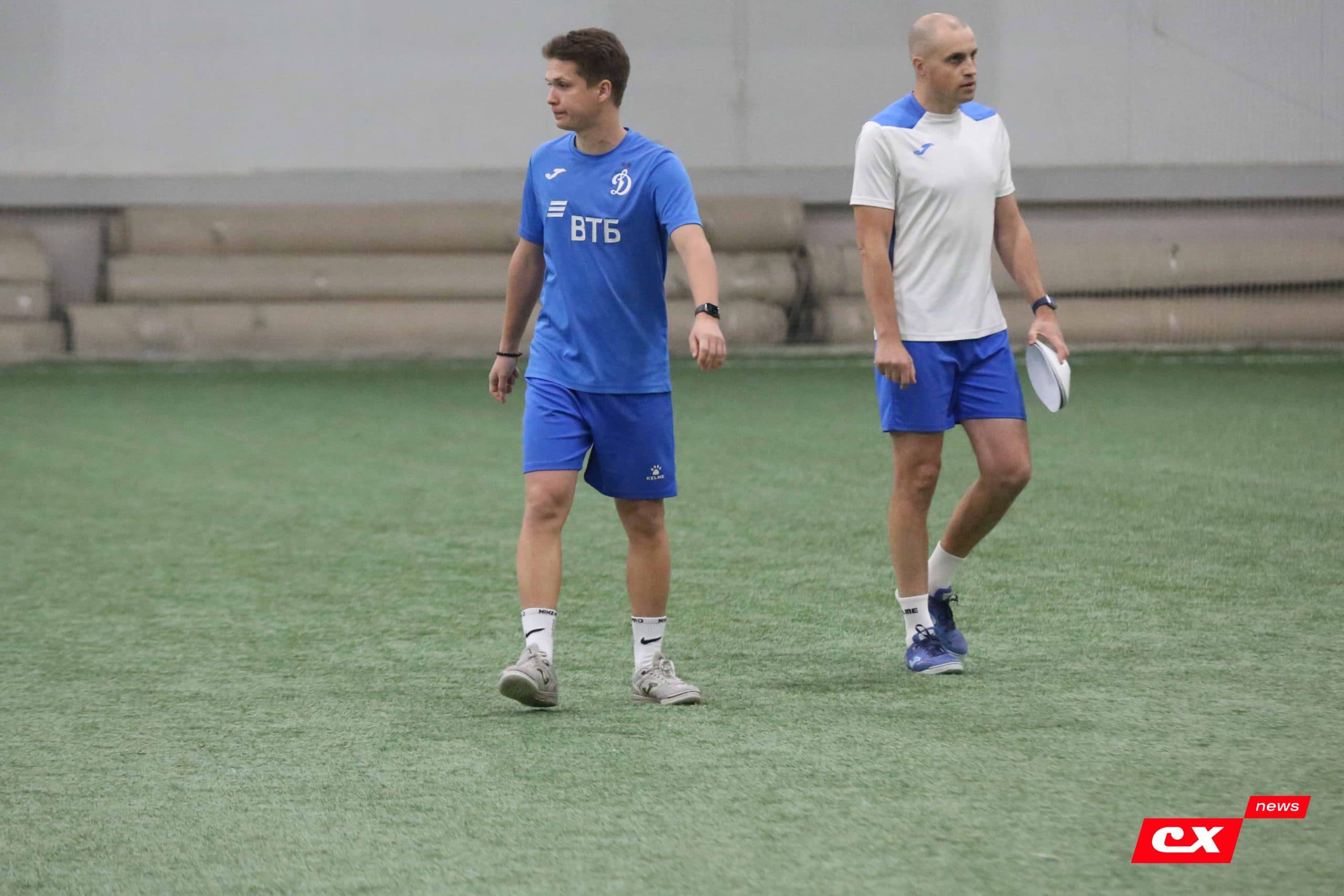 «Темп» 1:0 «Динамо-Барнаул-М». Третья лига. 05.10.2025. Александр Чёрный («Алтайский спорт»), Владимир Мартынов («CX News») — кадр 106