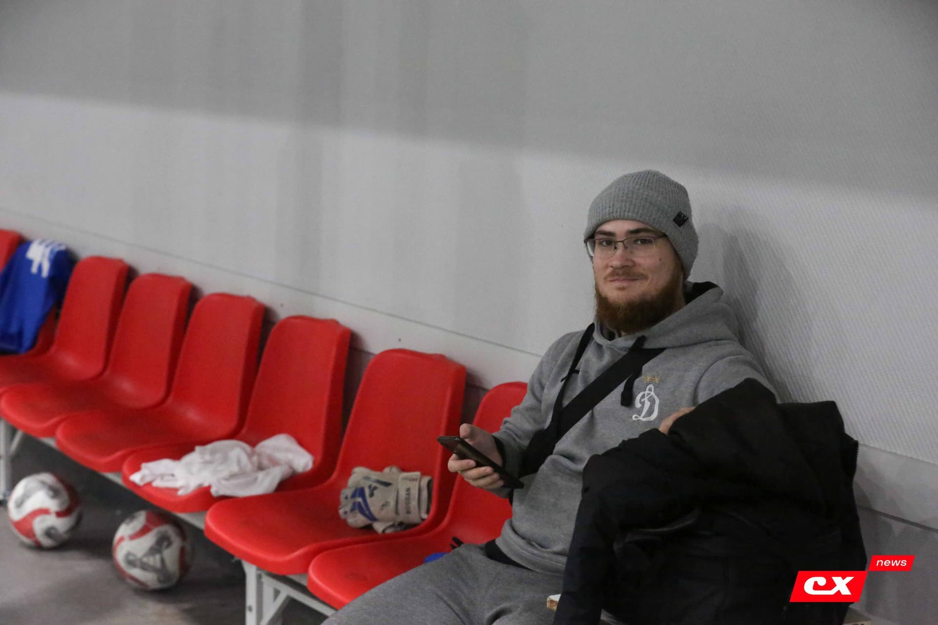 «Темп» 1:0 «Динамо-Барнаул-М». Третья лига. 05.10.2025. Александр Чёрный («Алтайский спорт»), Владимир Мартынов («CX News») — кадр 111