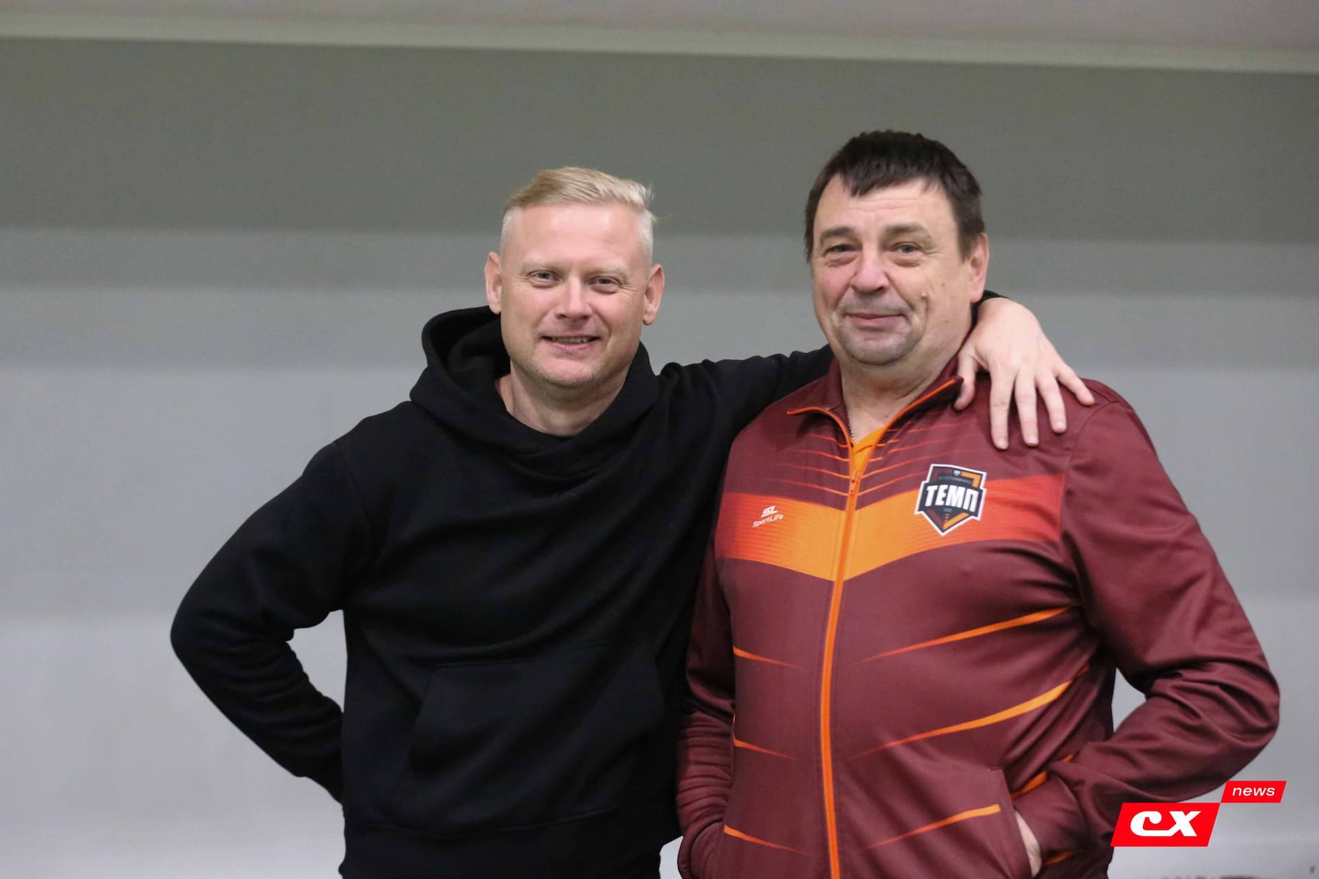 «Темп» 1:0 «Динамо-Барнаул-М». Третья лига. 05.10.2025. Александр Чёрный («Алтайский спорт»), Владимир Мартынов («CX News») — кадр 117