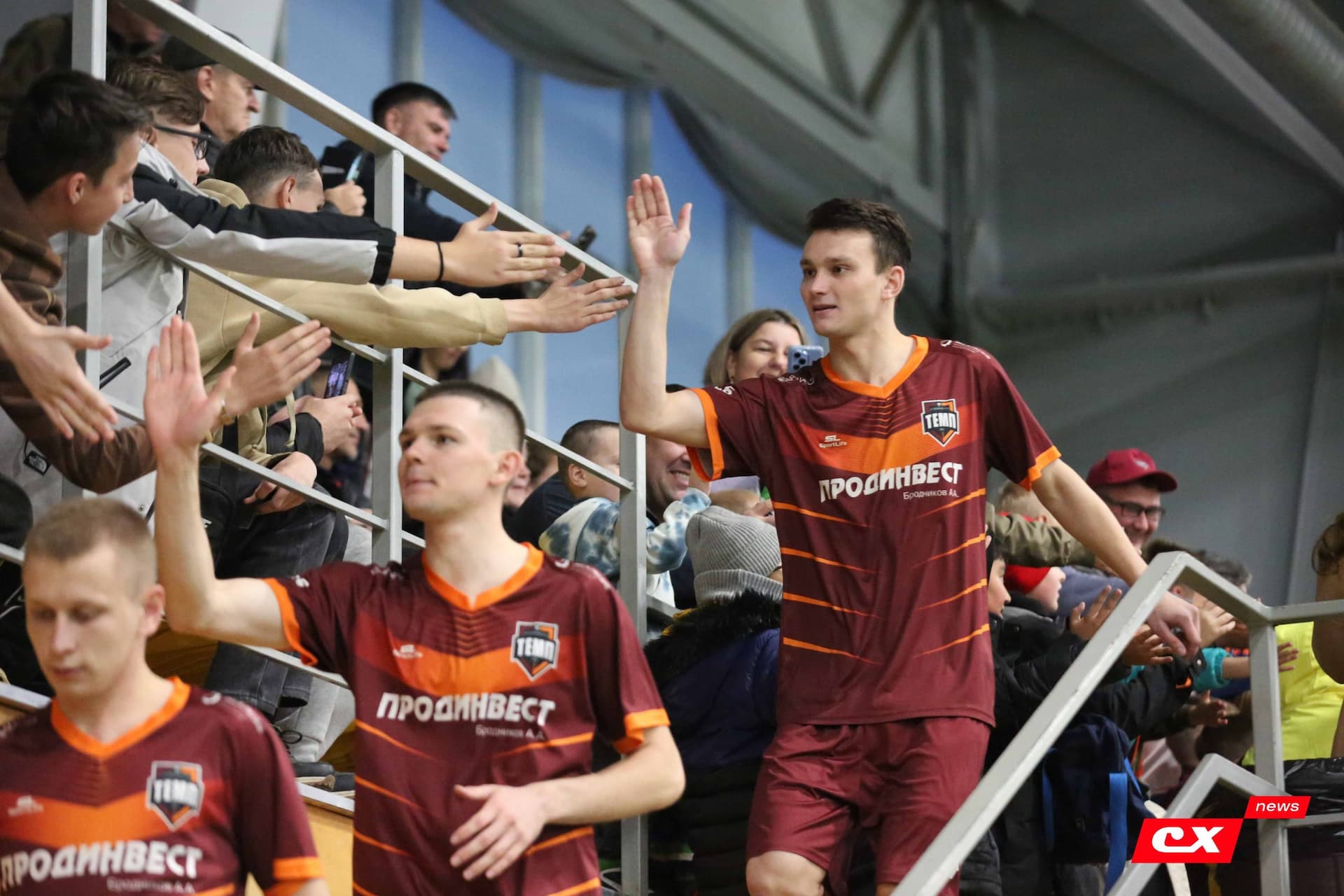 «Темп» 1:0 «Динамо-Барнаул-М». Третья лига. 05.10.2025. Александр Чёрный («Алтайский спорт»), Владимир Мартынов («CX News») — кадр 142