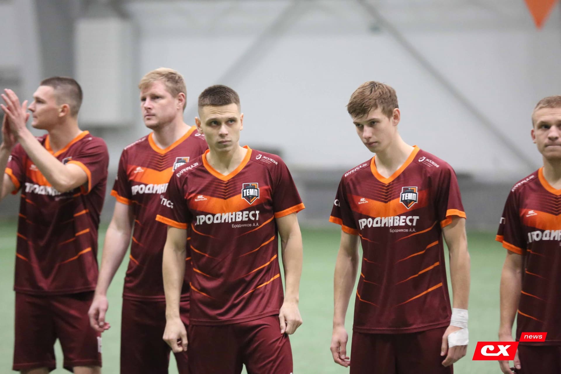 «Темп» 1:0 «Динамо-Барнаул-М». Третья лига. 05.10.2025. Александр Чёрный («Алтайский спорт»), Владимир Мартынов («CX News») — кадр 156