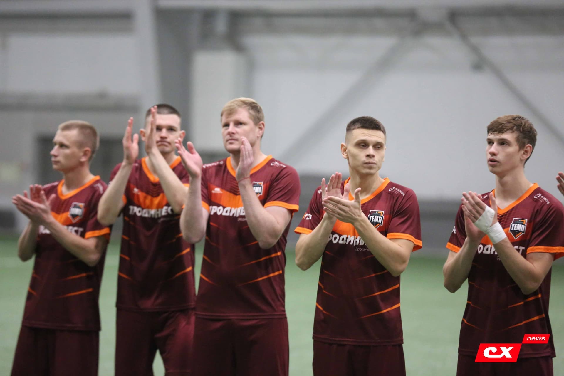 «Темп» 1:0 «Динамо-Барнаул-М». Третья лига. 05.10.2025. Александр Чёрный («Алтайский спорт»), Владимир Мартынов («CX News») — кадр 159