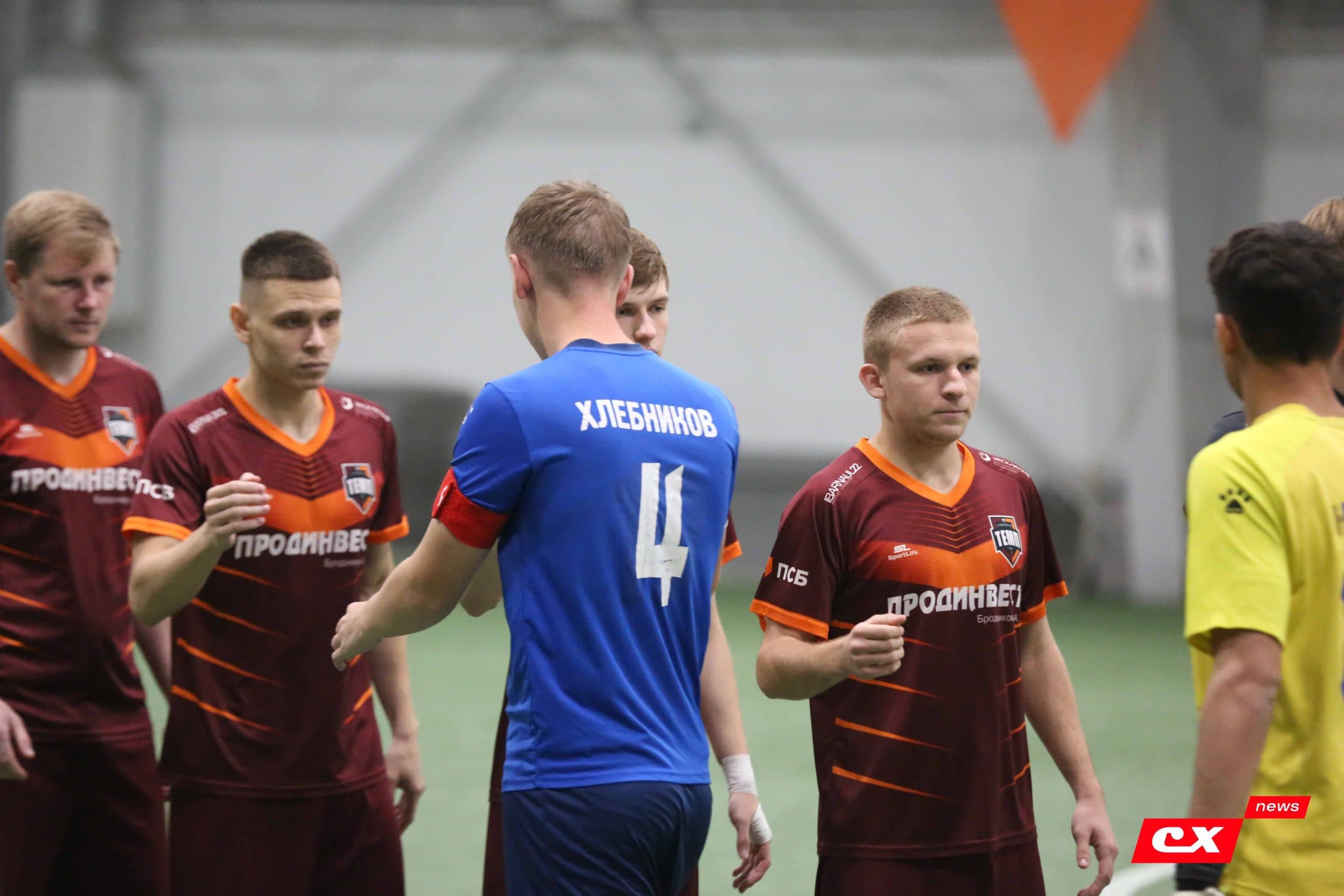 «Темп» 1:0 «Динамо-Барнаул-М». Третья лига. 05.10.2025. Александр Чёрный («Алтайский спорт»), Владимир Мартынов («CX News») — кадр 167