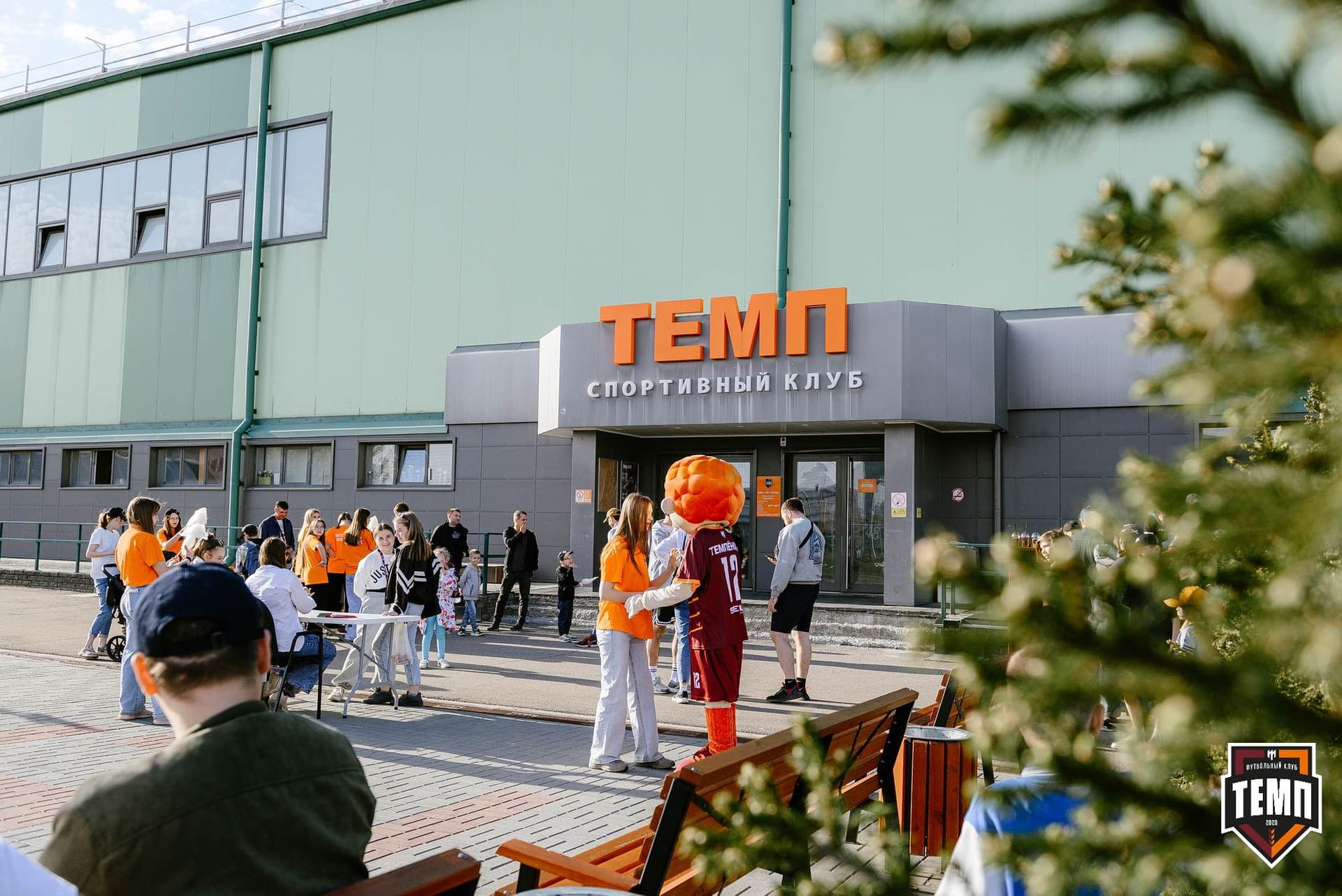 «Темп» 1:0 «Новокузнецк». Третья лига. 02.05.2025 — кадр 1