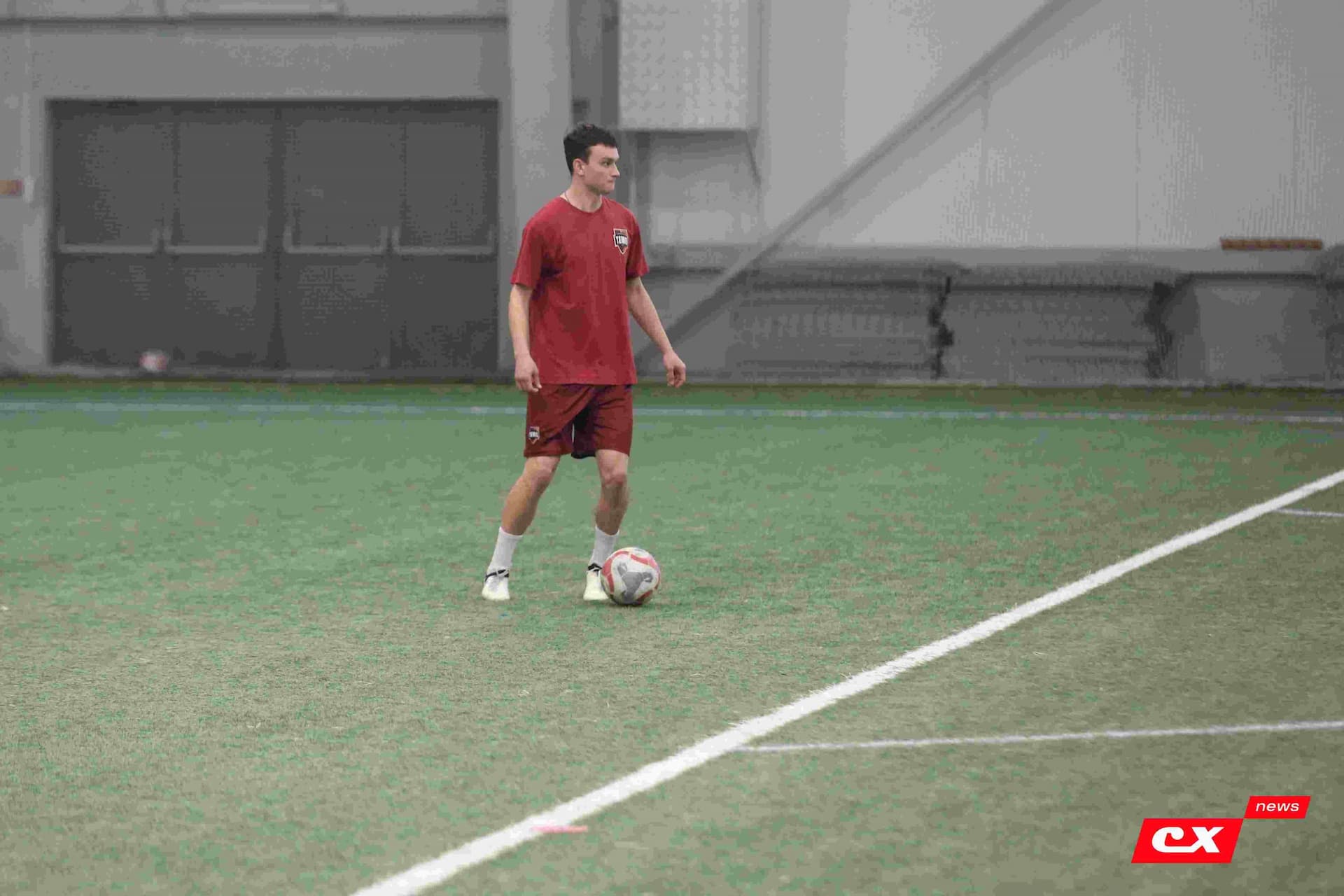 «Темп» 1:1 «КДВ». Третья лига. 26.09.2025. Владимир Мартынов («CX News») и Александр Чёрный («Алтайский спорт») — кадр 107