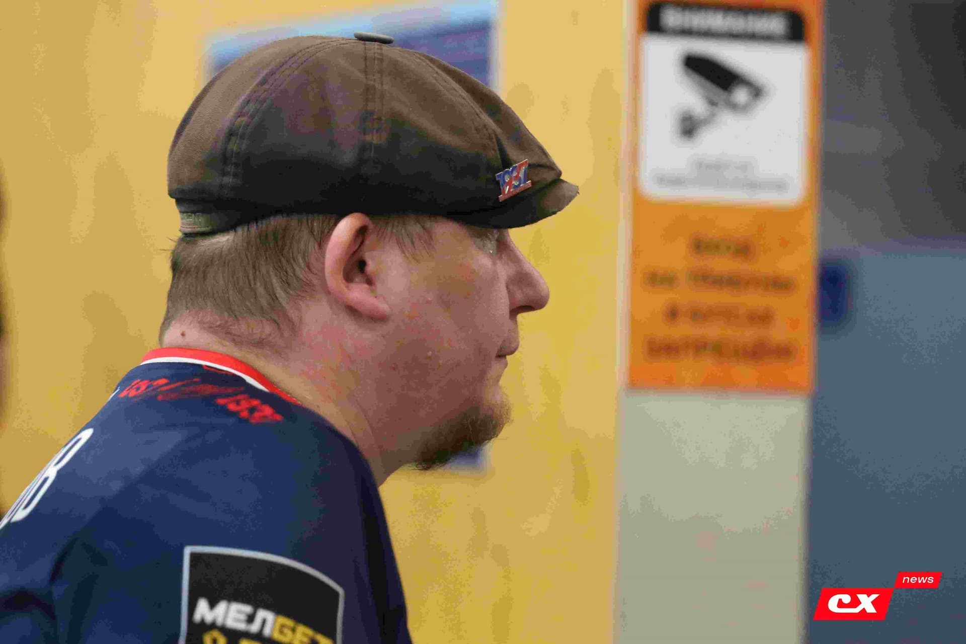 «Темп» 1:1 «КДВ». Третья лига. 26.09.2025. Владимир Мартынов («CX News») и Александр Чёрный («Алтайский спорт») — кадр 119