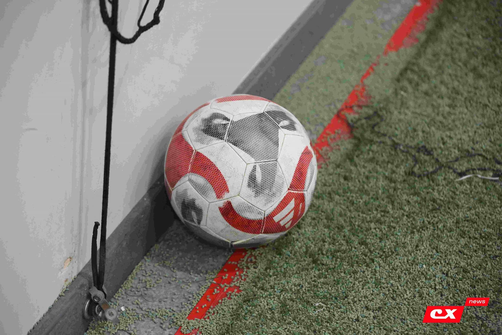 «Темп» 1:1 «КДВ». Третья лига. 26.09.2025. Владимир Мартынов («CX News») и Александр Чёрный («Алтайский спорт») — кадр 166