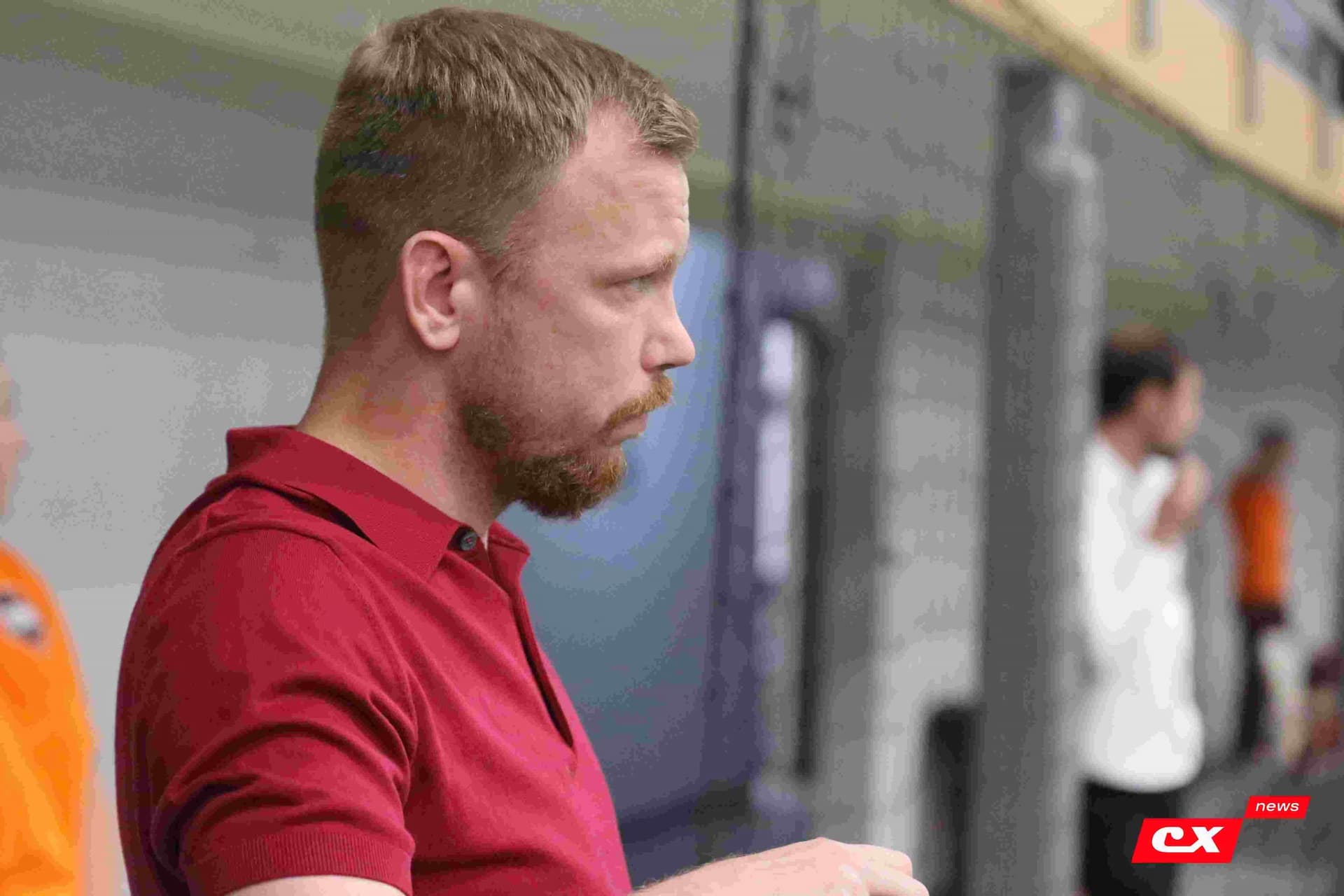 «Темп» 1:1 «КДВ». Третья лига. 26.09.2025. Владимир Мартынов («CX News») и Александр Чёрный («Алтайский спорт») — кадр 182