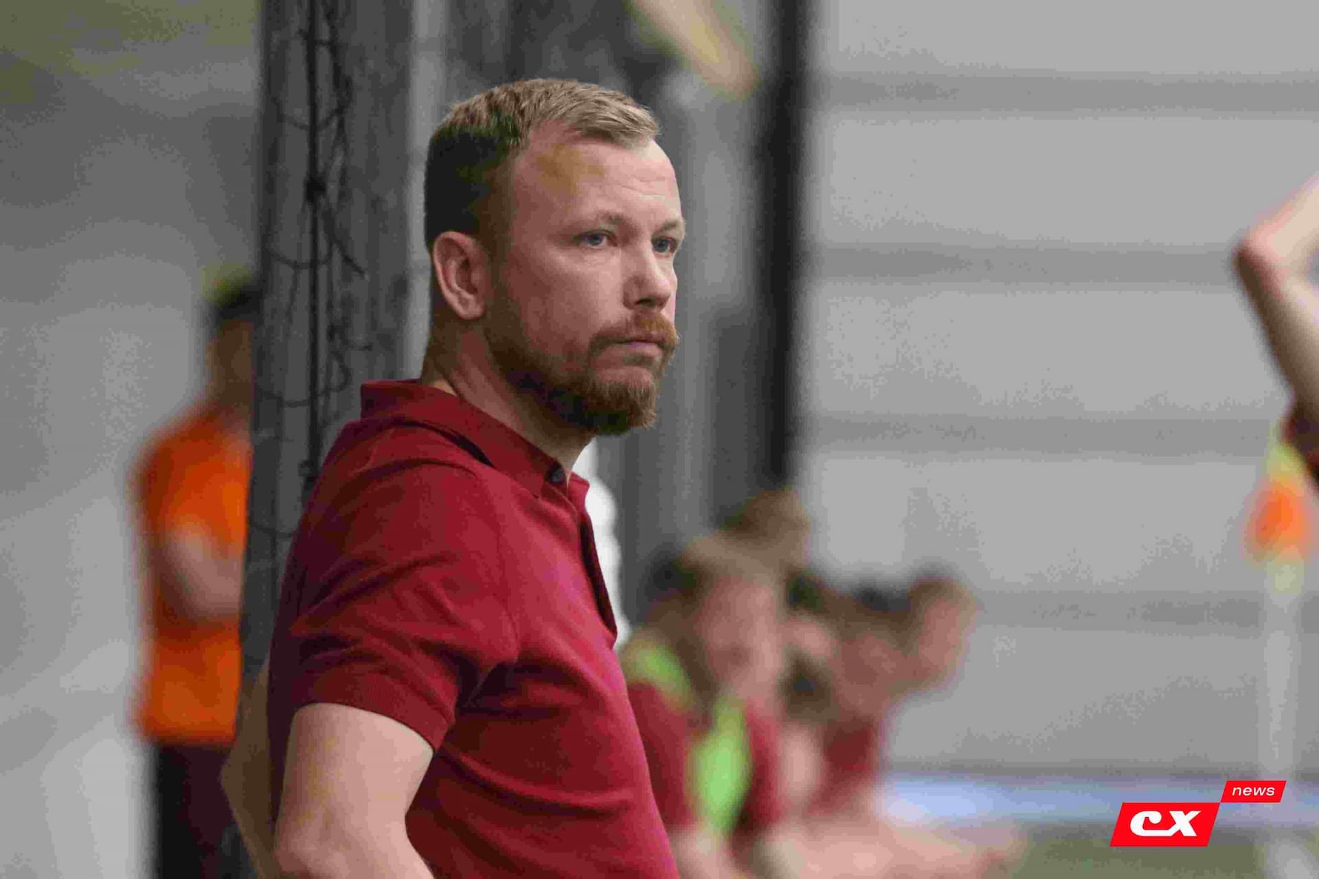 «Темп» 1:1 «КДВ». Третья лига. 26.09.2025. Владимир Мартынов («CX News») и Александр Чёрный («Алтайский спорт») — кадр 225