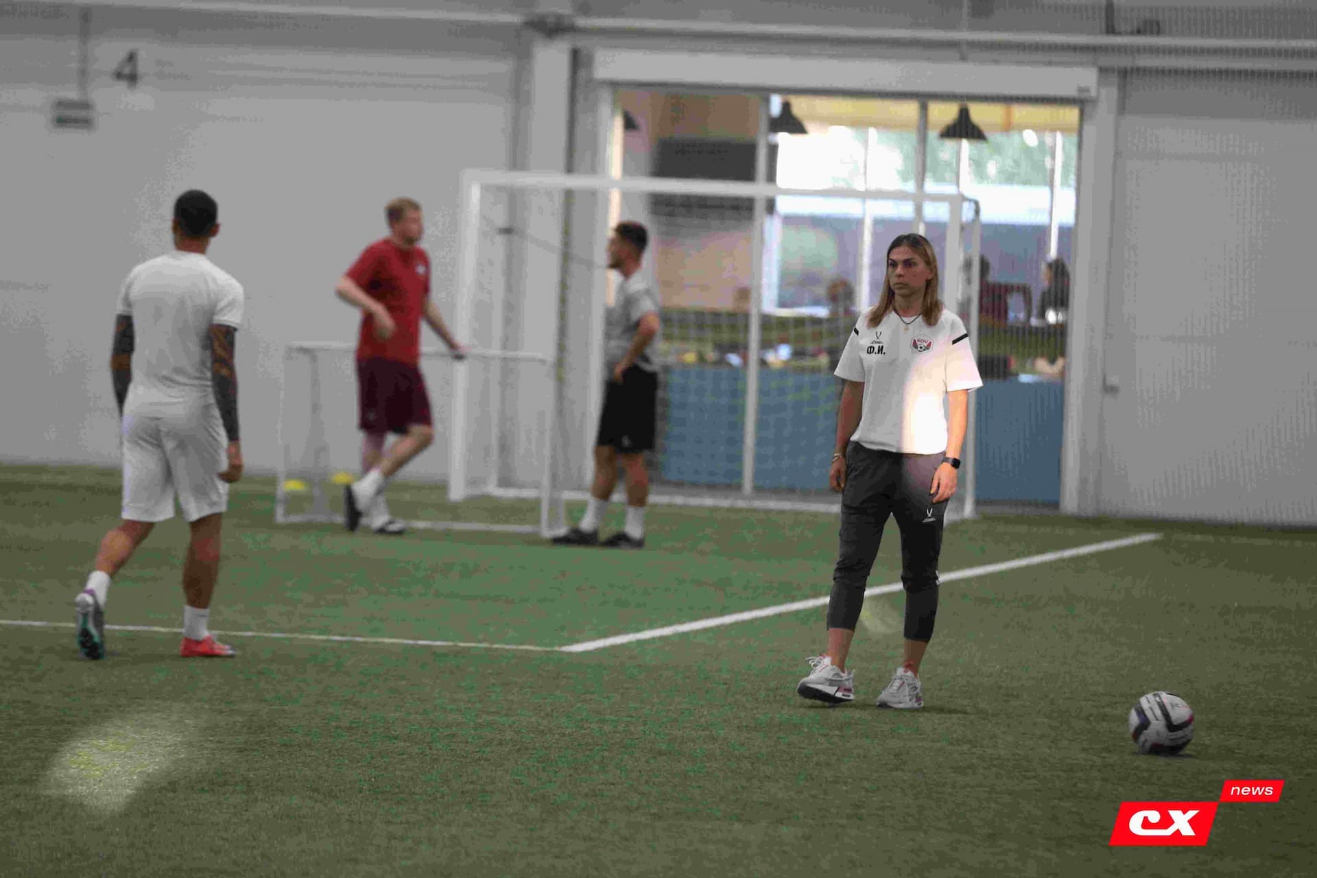 «Темп» 1:1 «КДВ». Третья лига. 26.09.2025. Владимир Мартынов («CX News») и Александр Чёрный («Алтайский спорт») — кадр 38