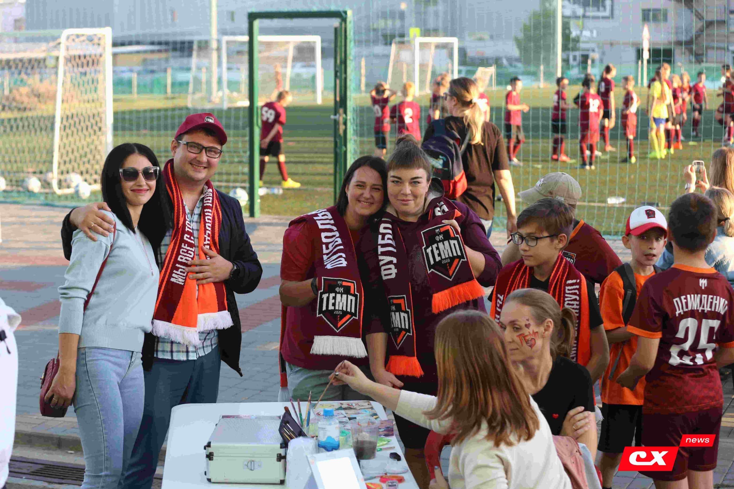 «Темп» 1:1 «КДВ». Третья лига. 26.09.2025. Владимир Мартынов («CX News») и Александр Чёрный («Алтайский спорт») — фото 2