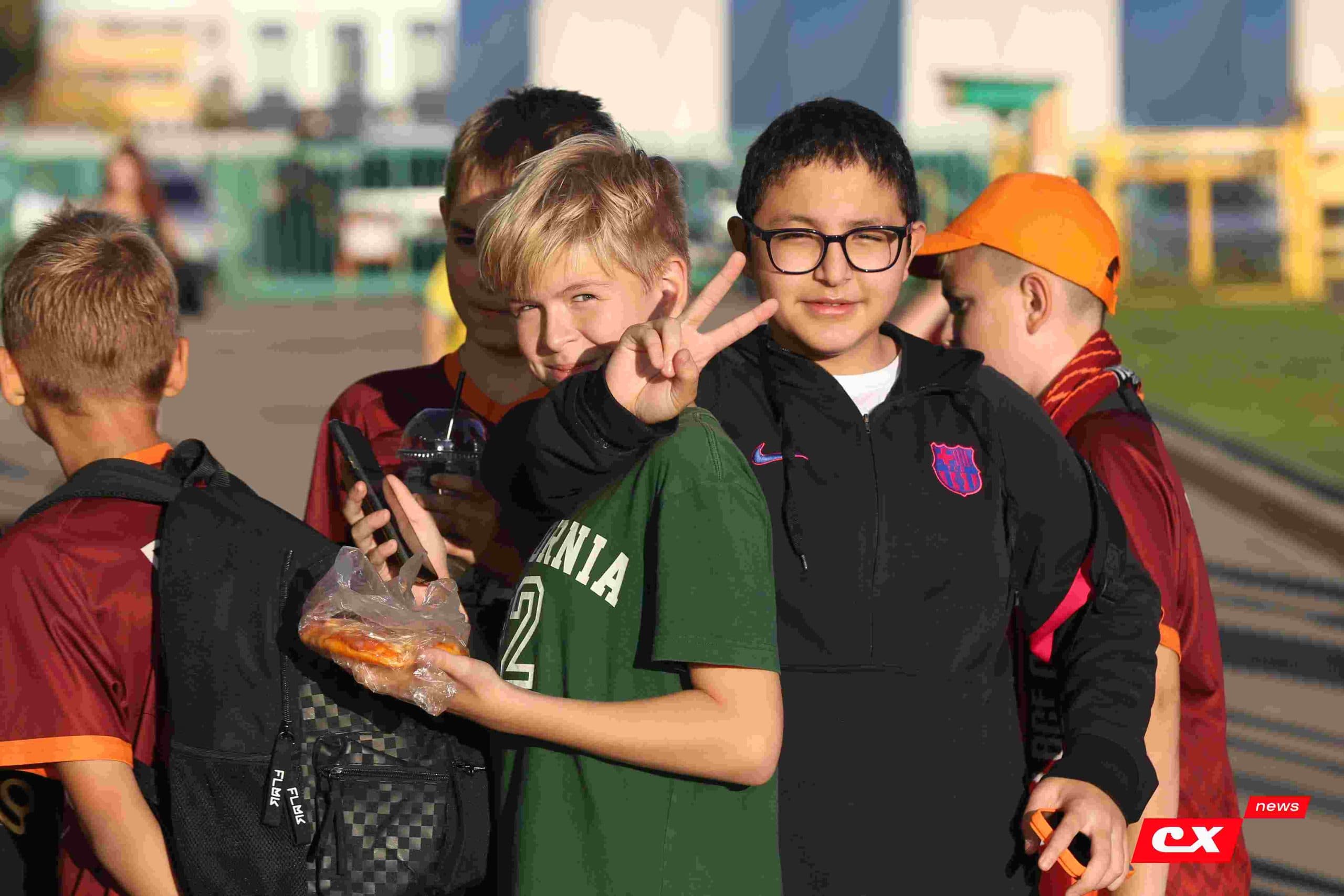 «Темп» 1:1 «КДВ». Третья лига. 26.09.2025. Владимир Мартынов («CX News») и Александр Чёрный («Алтайский спорт») — фото 8