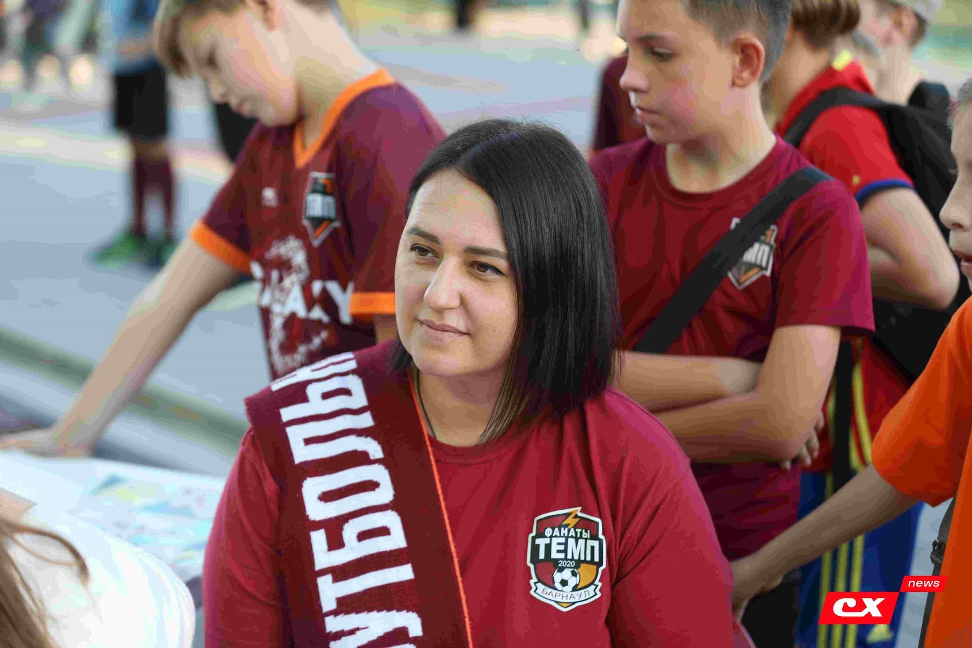 «Темп» 1:1 «КДВ». Третья лига. 26.09.2025. Владимир Мартынов («CX News») и Александр Чёрный («Алтайский спорт») — кадр 54