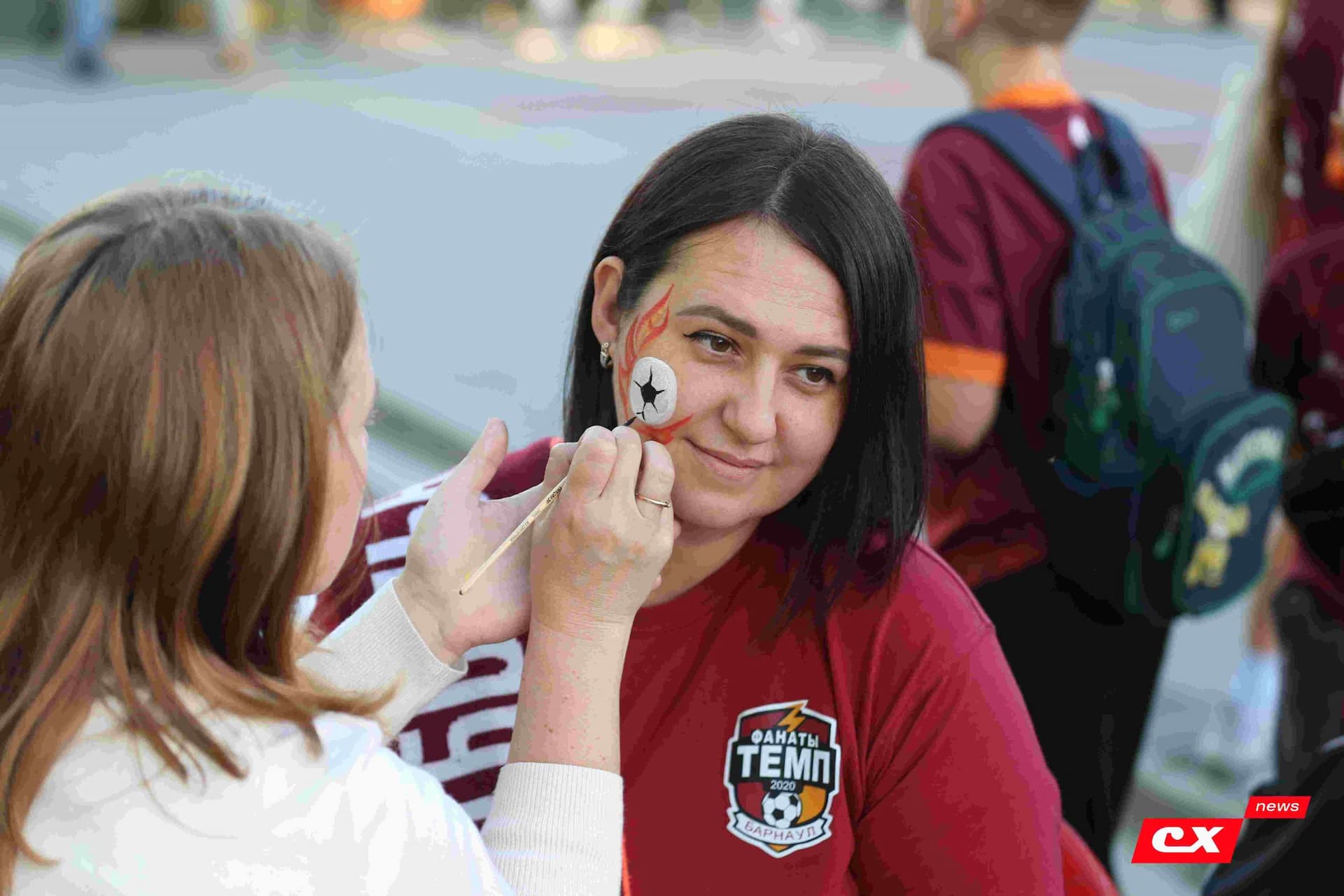 «Темп» 1:1 «КДВ». Третья лига. 26.09.2025. Владимир Мартынов («CX News») и Александр Чёрный («Алтайский спорт») — кадр 66