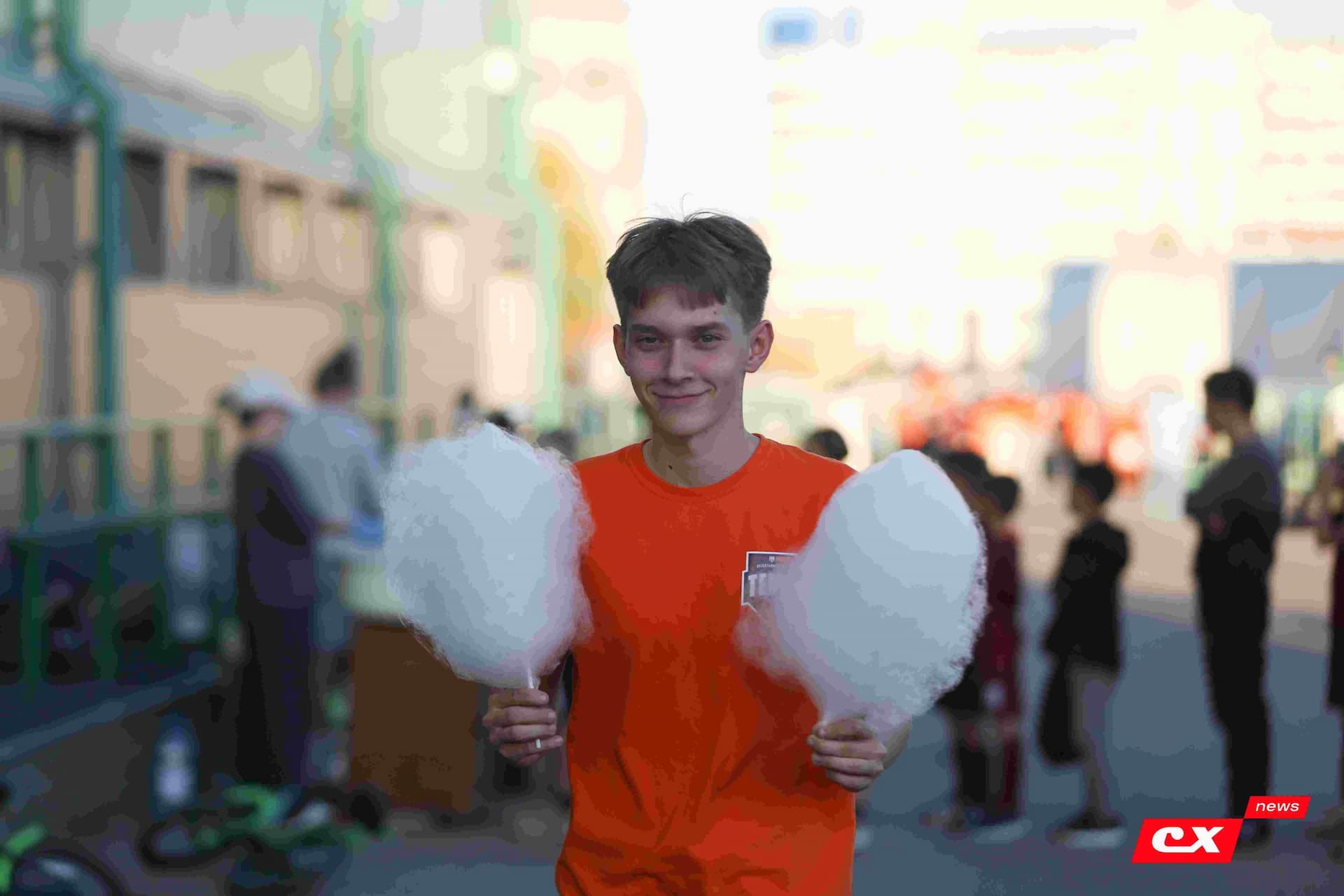 «Темп» 1:1 «КДВ». Третья лига. 26.09.2025. Владимир Мартынов («CX News») и Александр Чёрный («Алтайский спорт») — кадр 67