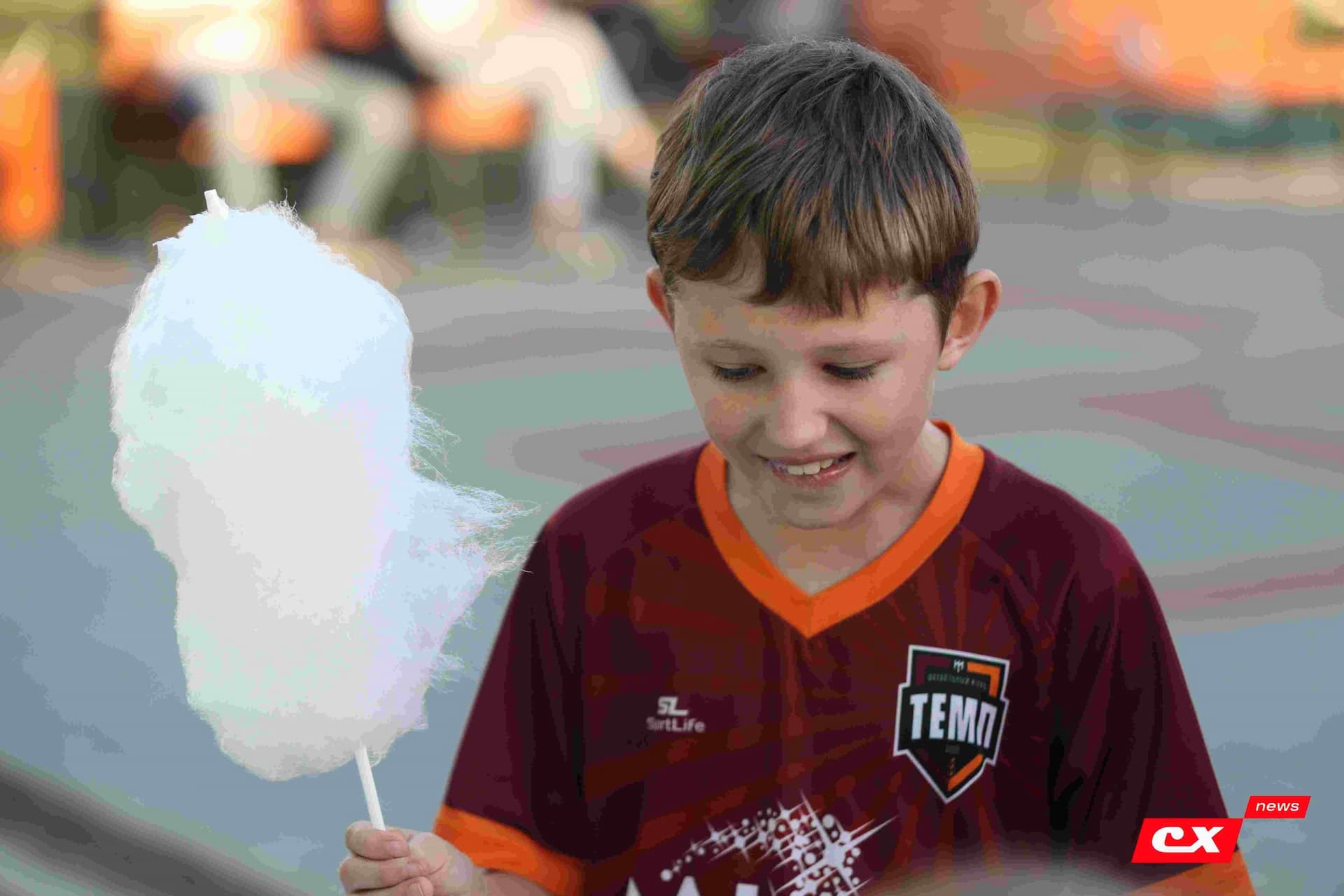 «Темп» 1:1 «КДВ». Третья лига. 26.09.2025. Владимир Мартынов («CX News») и Александр Чёрный («Алтайский спорт») — кадр 68