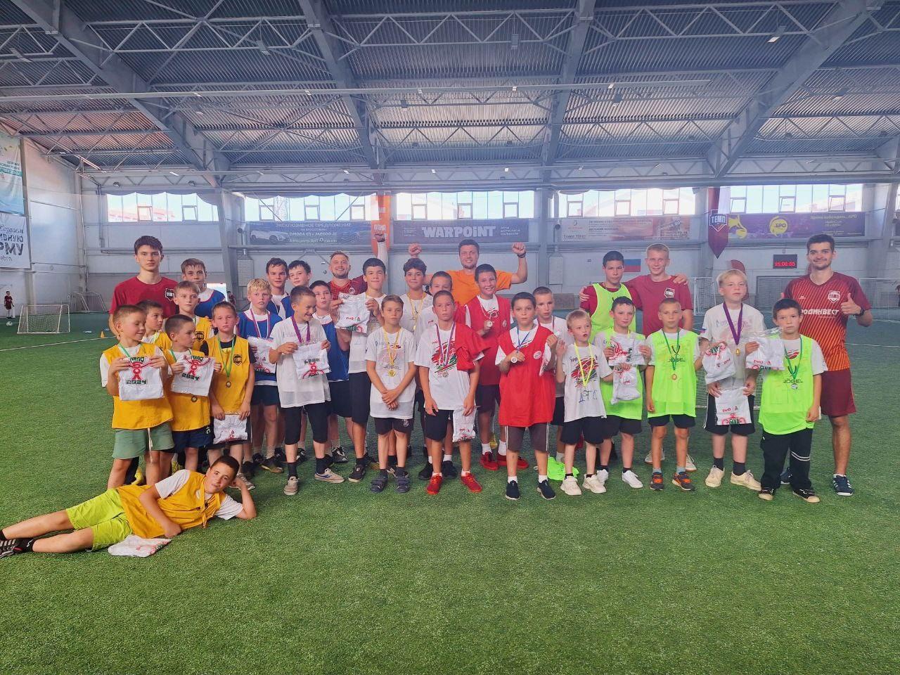 Состоялся турнир, организованный ФК «Темп» и сообществом «Barnaul 22»: главными звёздами стали мальчики и девочки со всего Алтайского края!