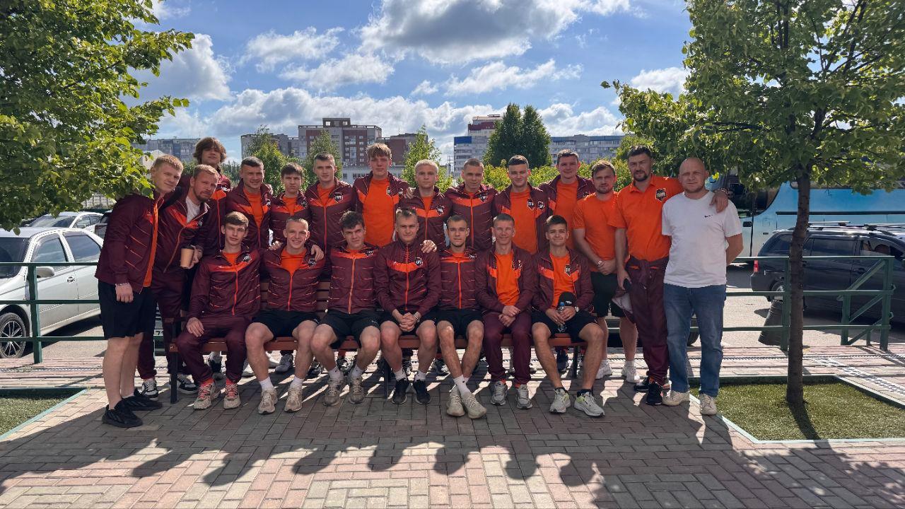 В Новосибирск отправились 18 футболистов!