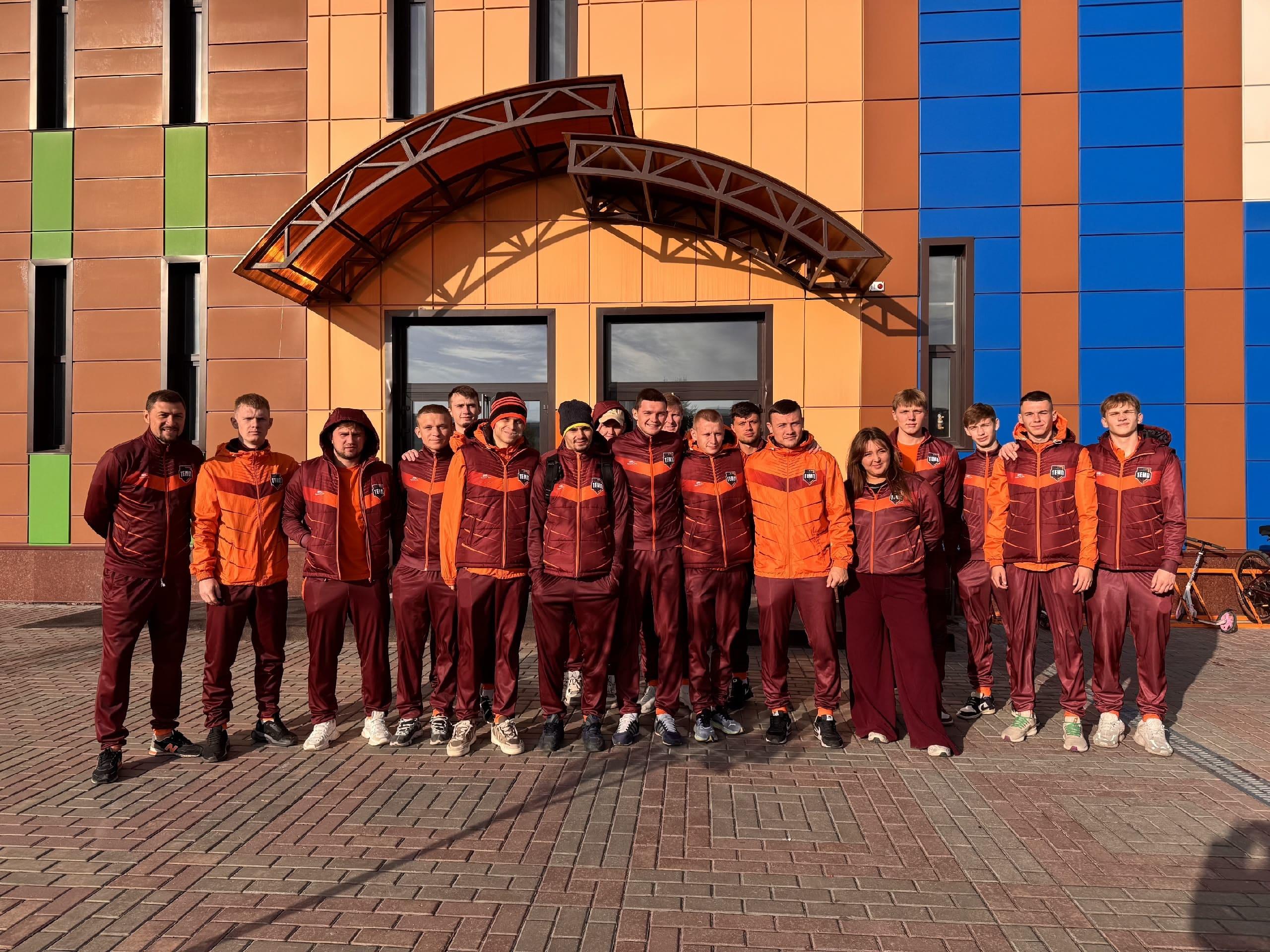 В Рубцовск отправились 16 футболистов!