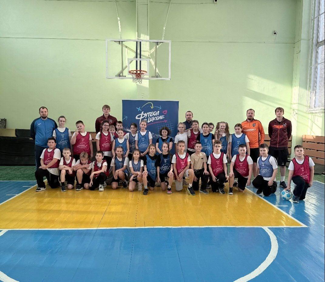 «Темп» принял участие в проекте «Футбол в школе»!
