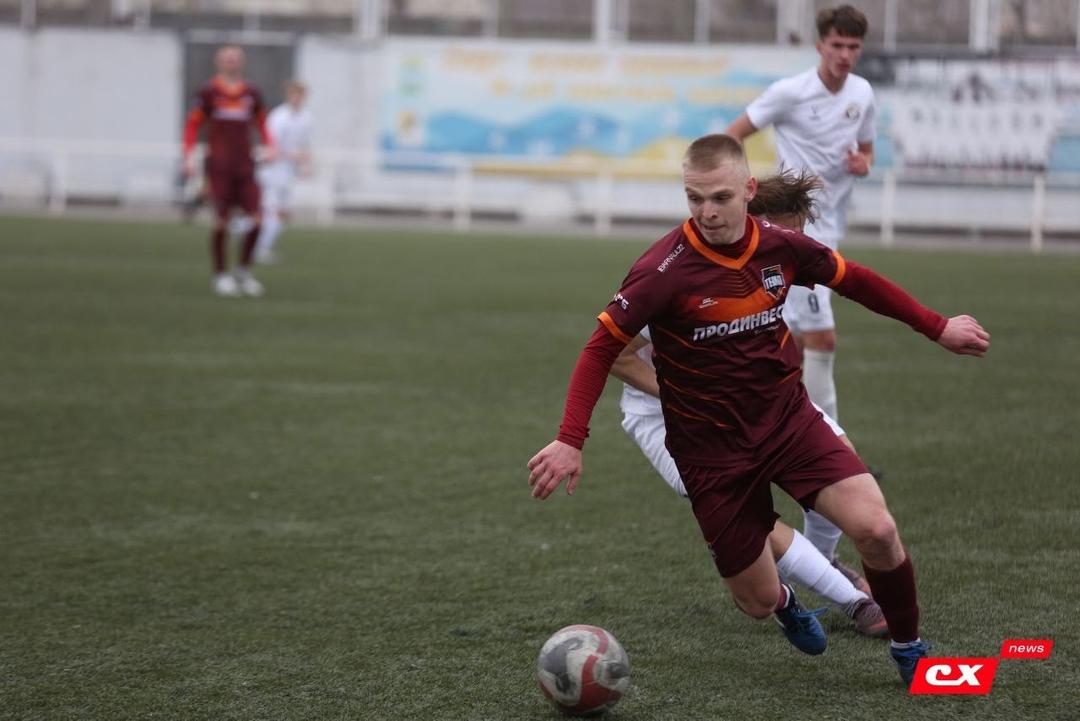 «Темп» на турнирах памяти Василия Фомичёва VS «Темп» в официальных соревнованиях